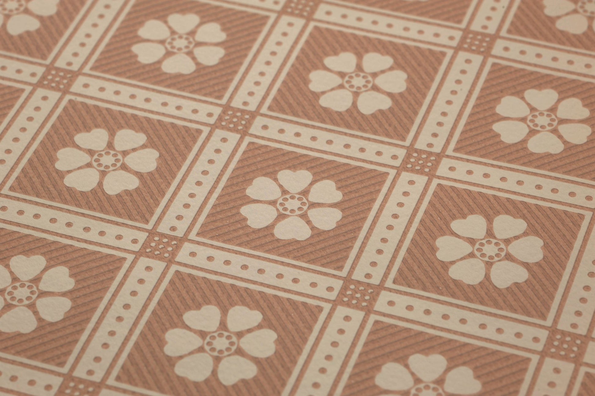  Juhani Greyish Beige-red