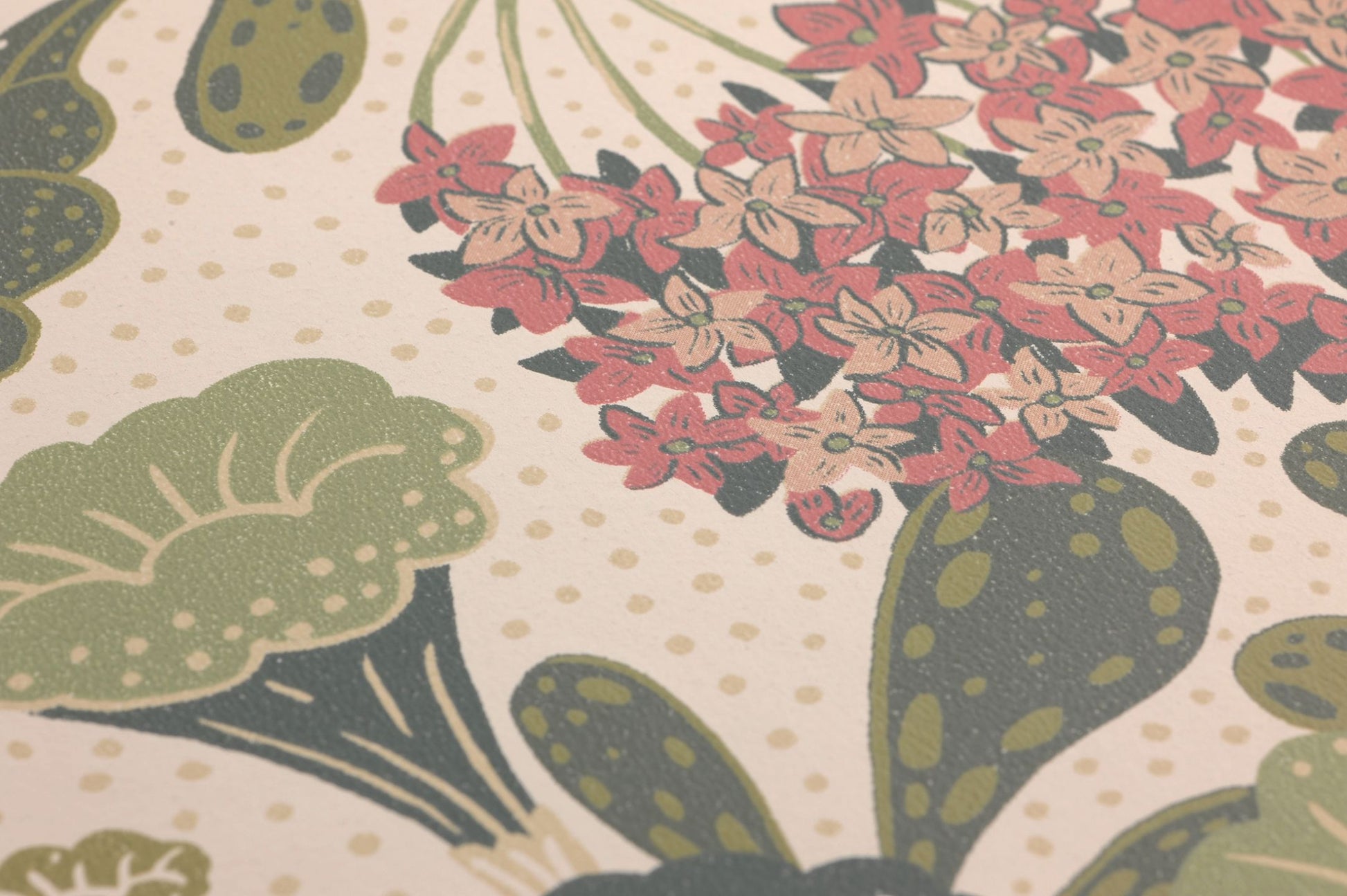  Flowery Cream