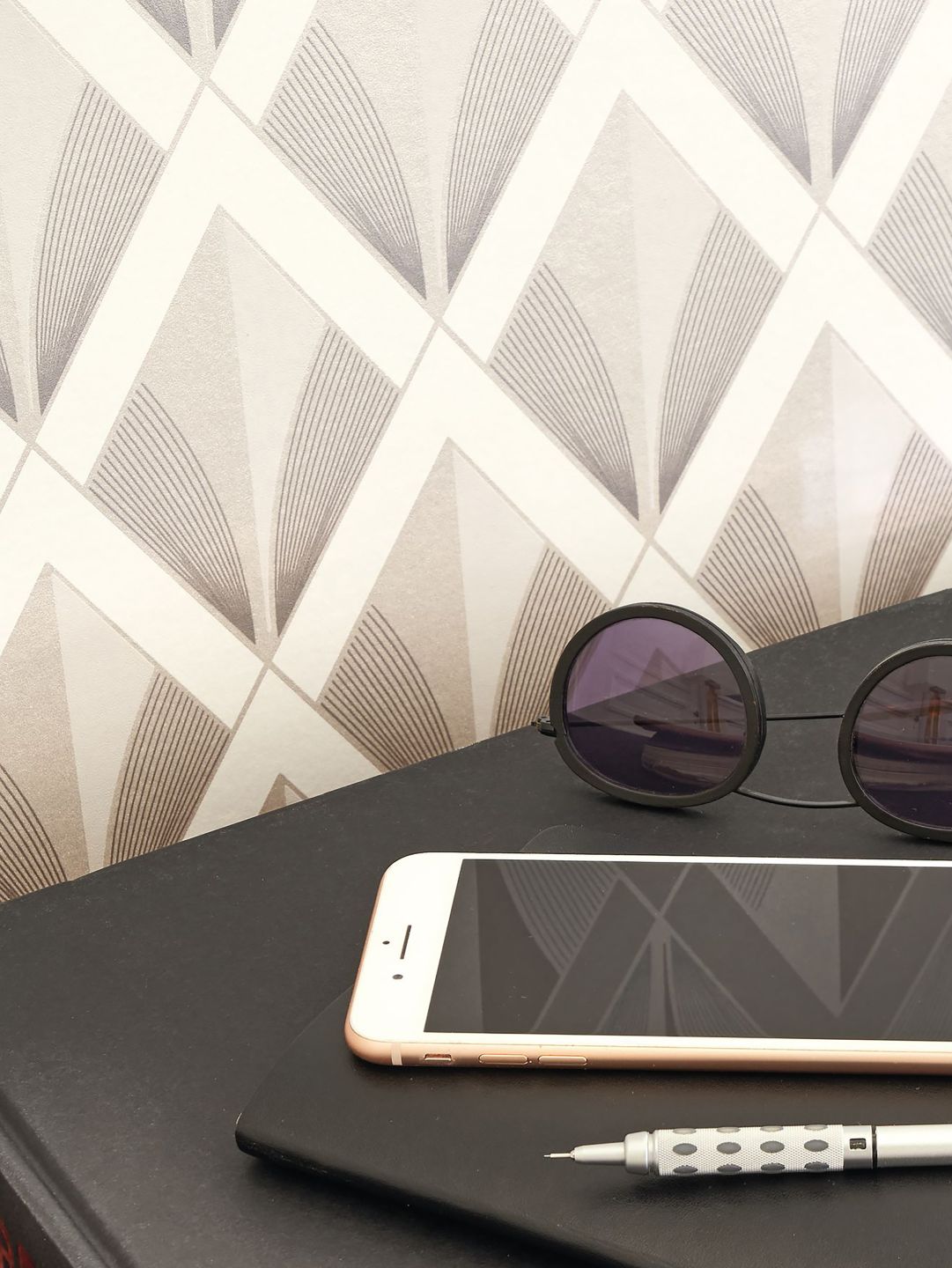  Eclipse Cream White