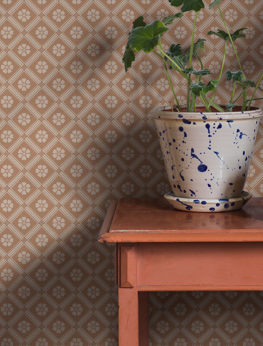  Juhani Greyish Beige-red