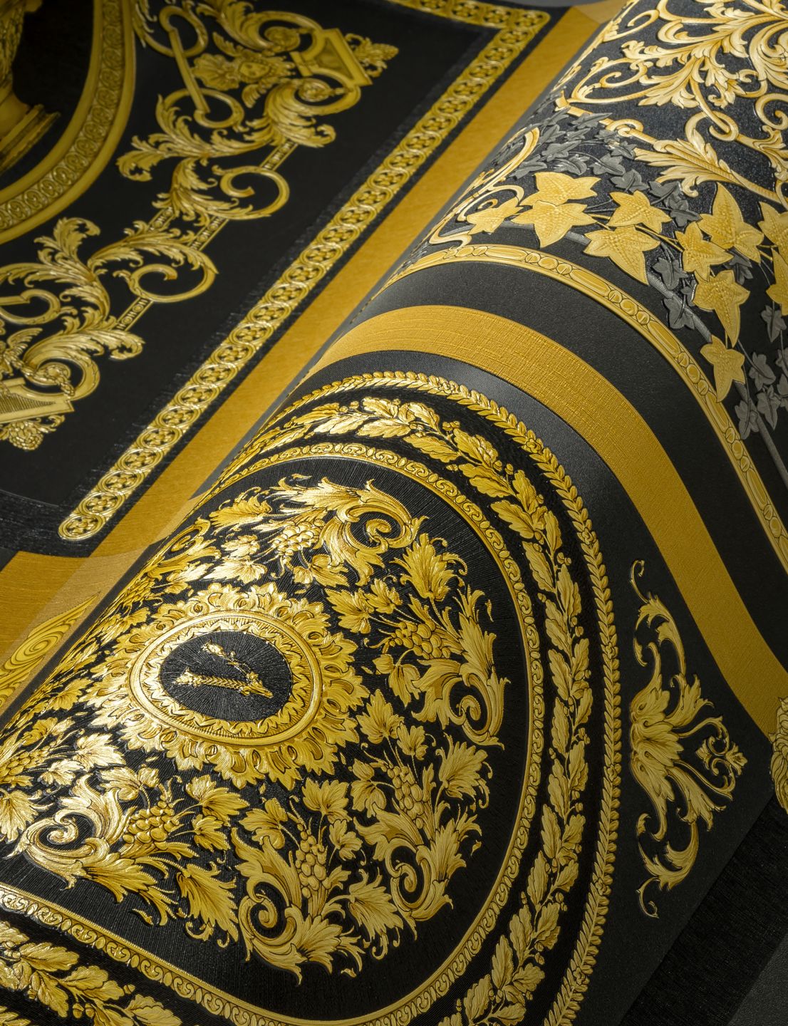 Versace Minerva Black